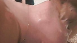 грудастая британская блондинка мамаша получает creampie