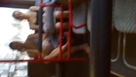 Маленькая детка подбирала и выебала