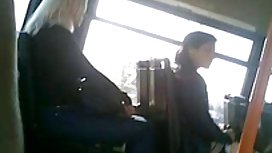 Подросток трахает своих друзей лесбийскую маму